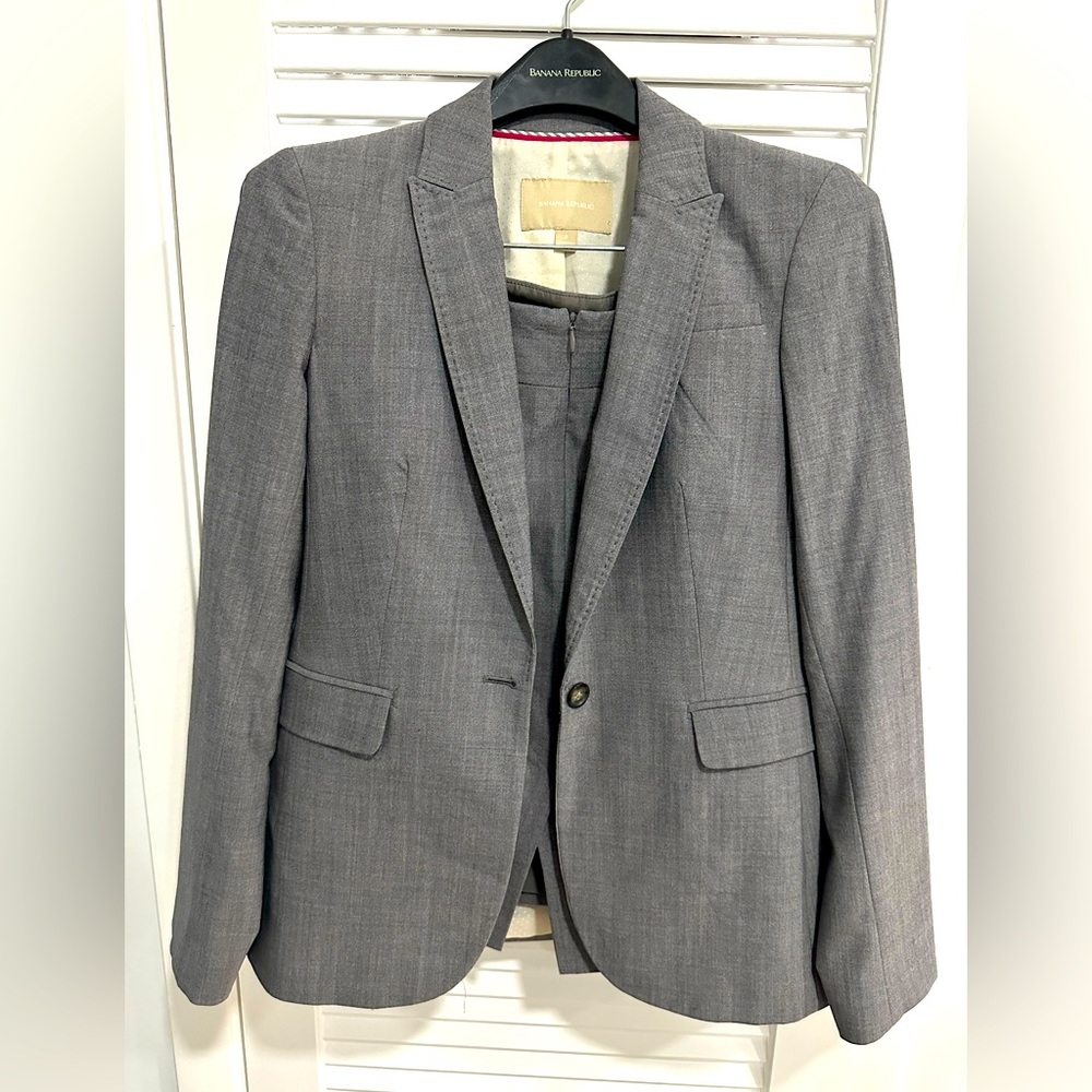 Banana Republic Women’s Two Piece Suit